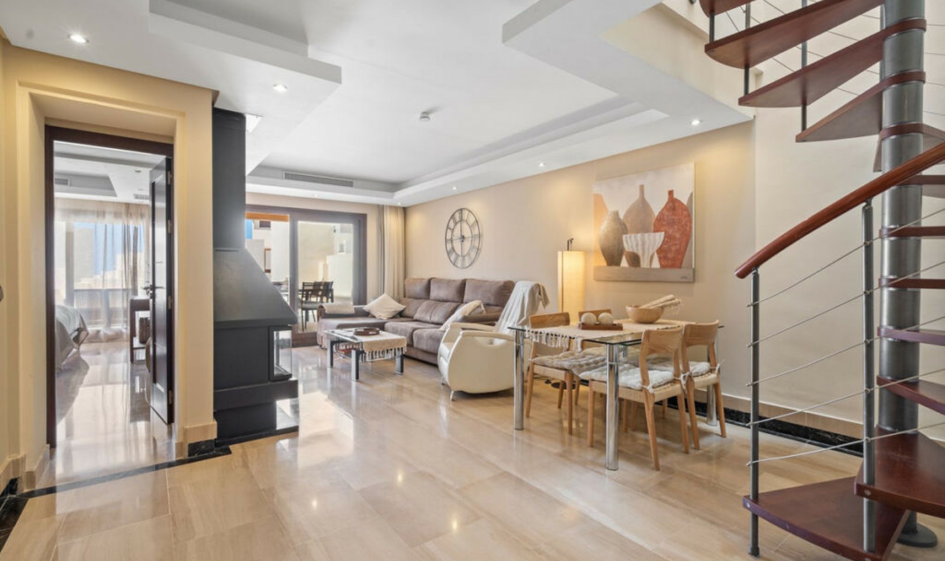 Další prodej - Apartment -
New Golden Mile