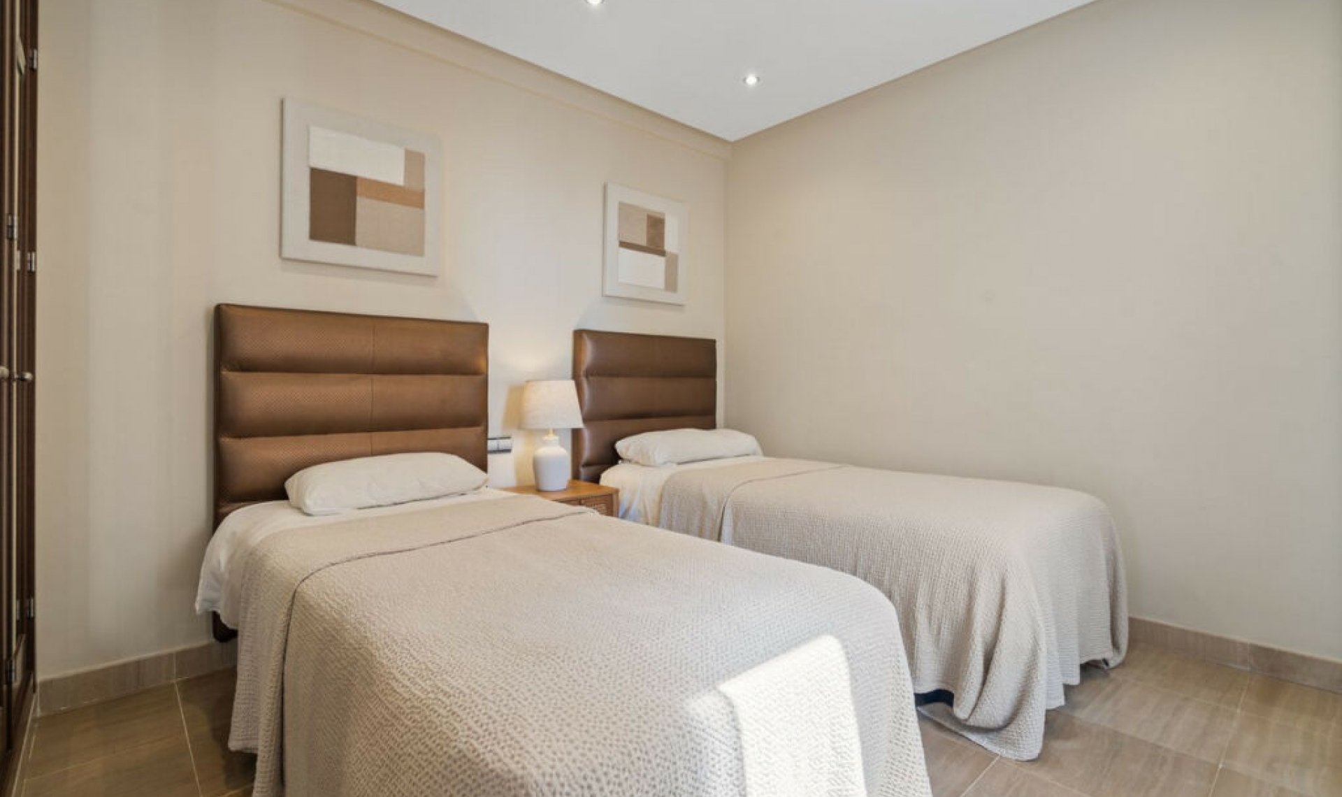 Další prodej - Apartment -
New Golden Mile