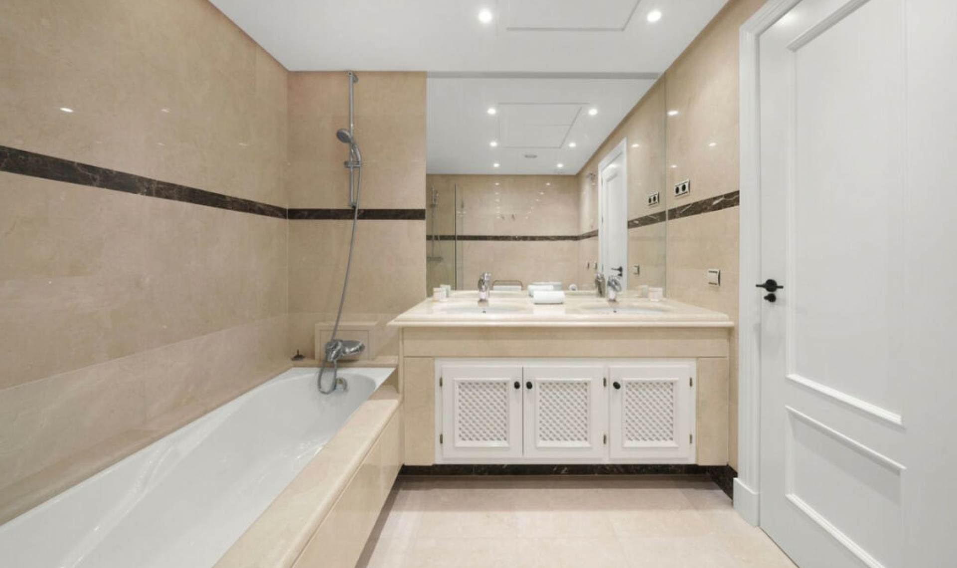 Další prodej - Apartment -
Puerto Banús