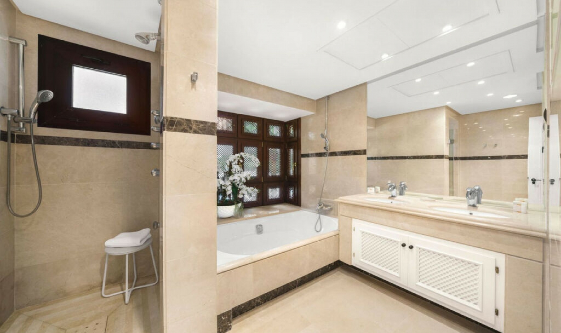 Další prodej - Apartment -
Puerto Banús