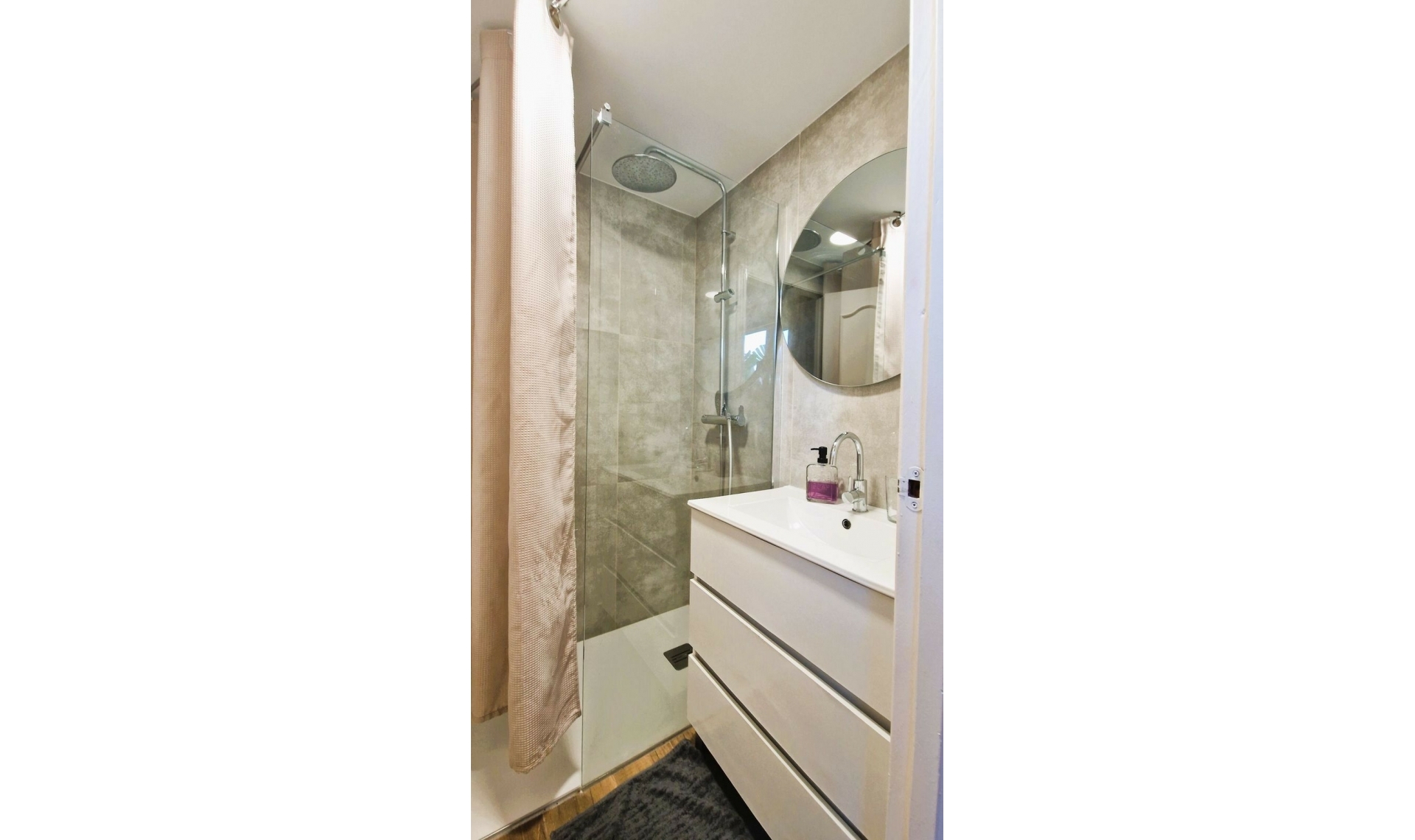 Další prodej - Apartment -
Selwo