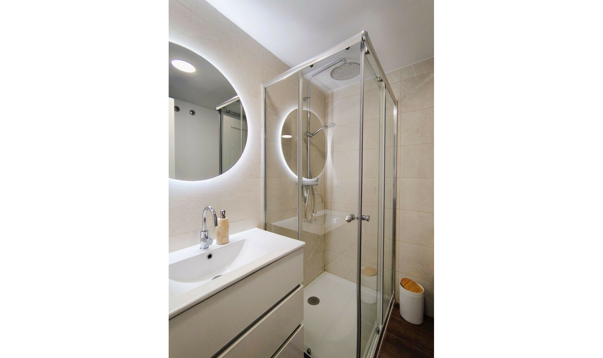 Další prodej - Apartment -
Selwo