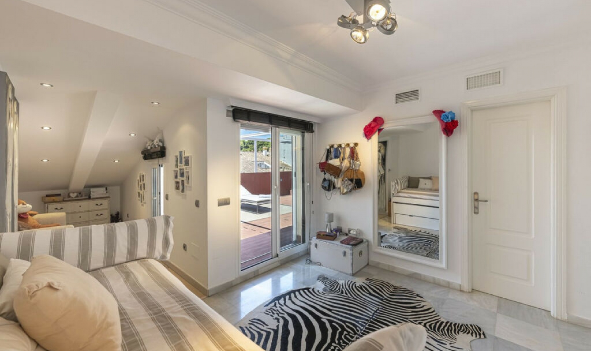 Další prodej - Apartment -
The Golden Mile