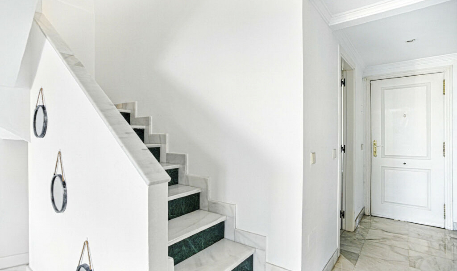 Další prodej - Apartment -
The Golden Mile