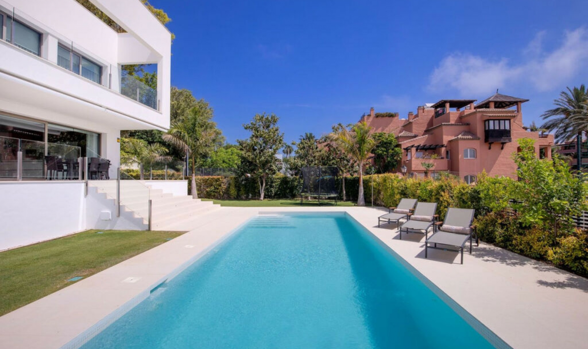 Další prodej -  -
Guadalmina Baja