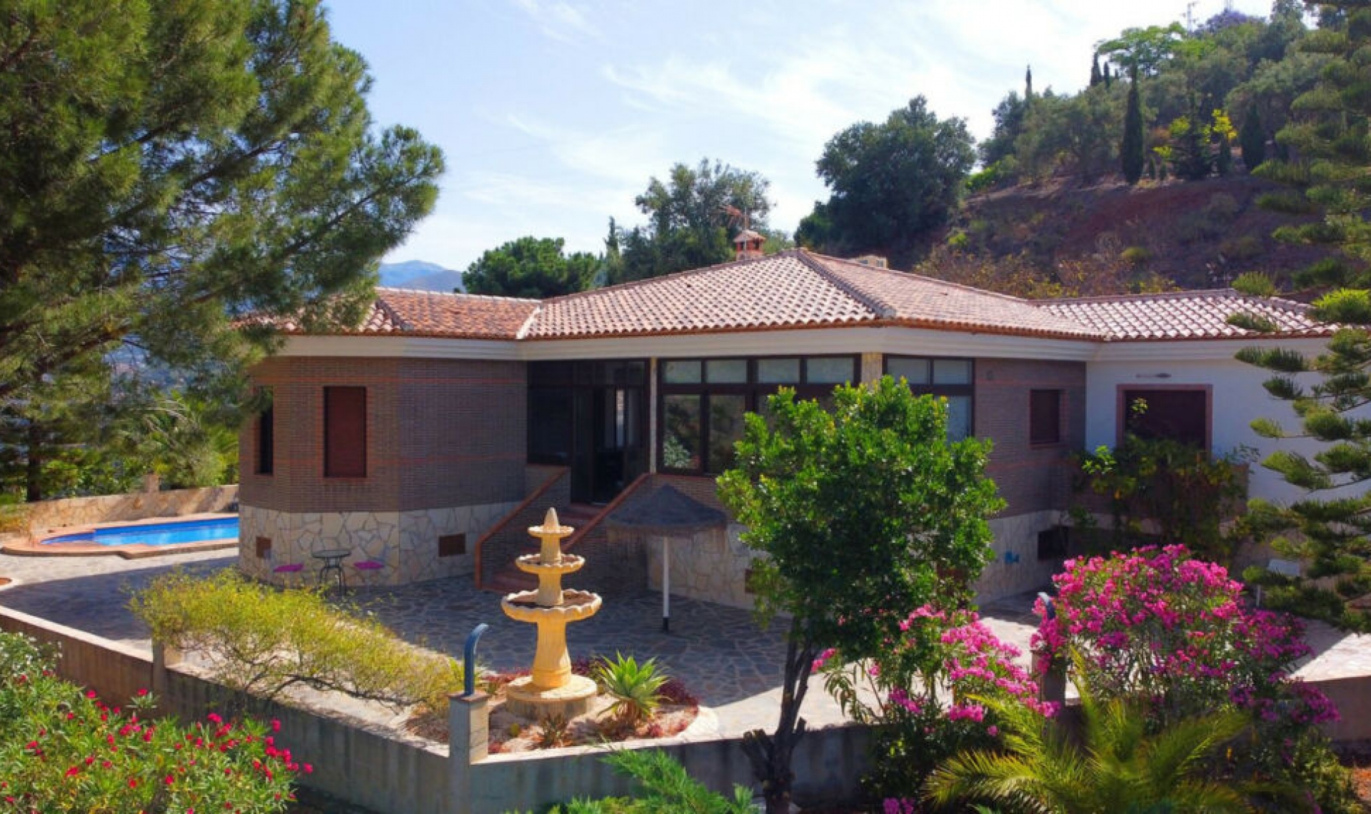 Další prodej -  -
Sayalonga