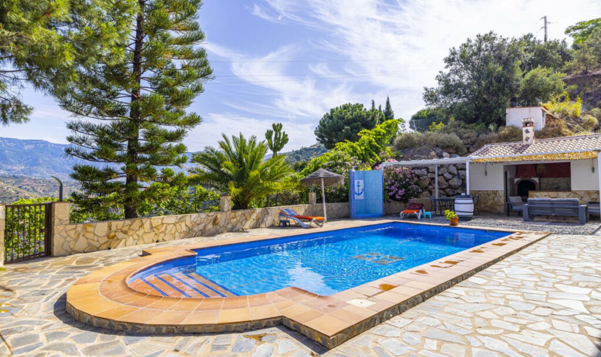 Další prodej -  -
Sayalonga