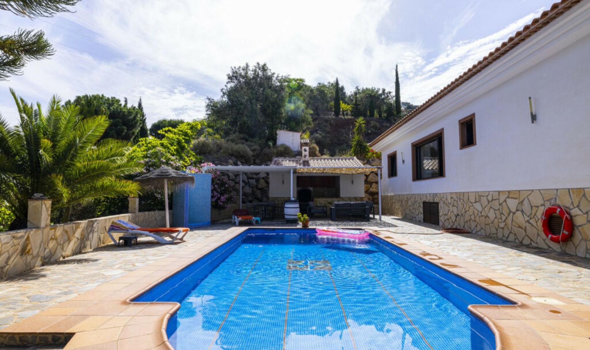 Další prodej -  -
Sayalonga