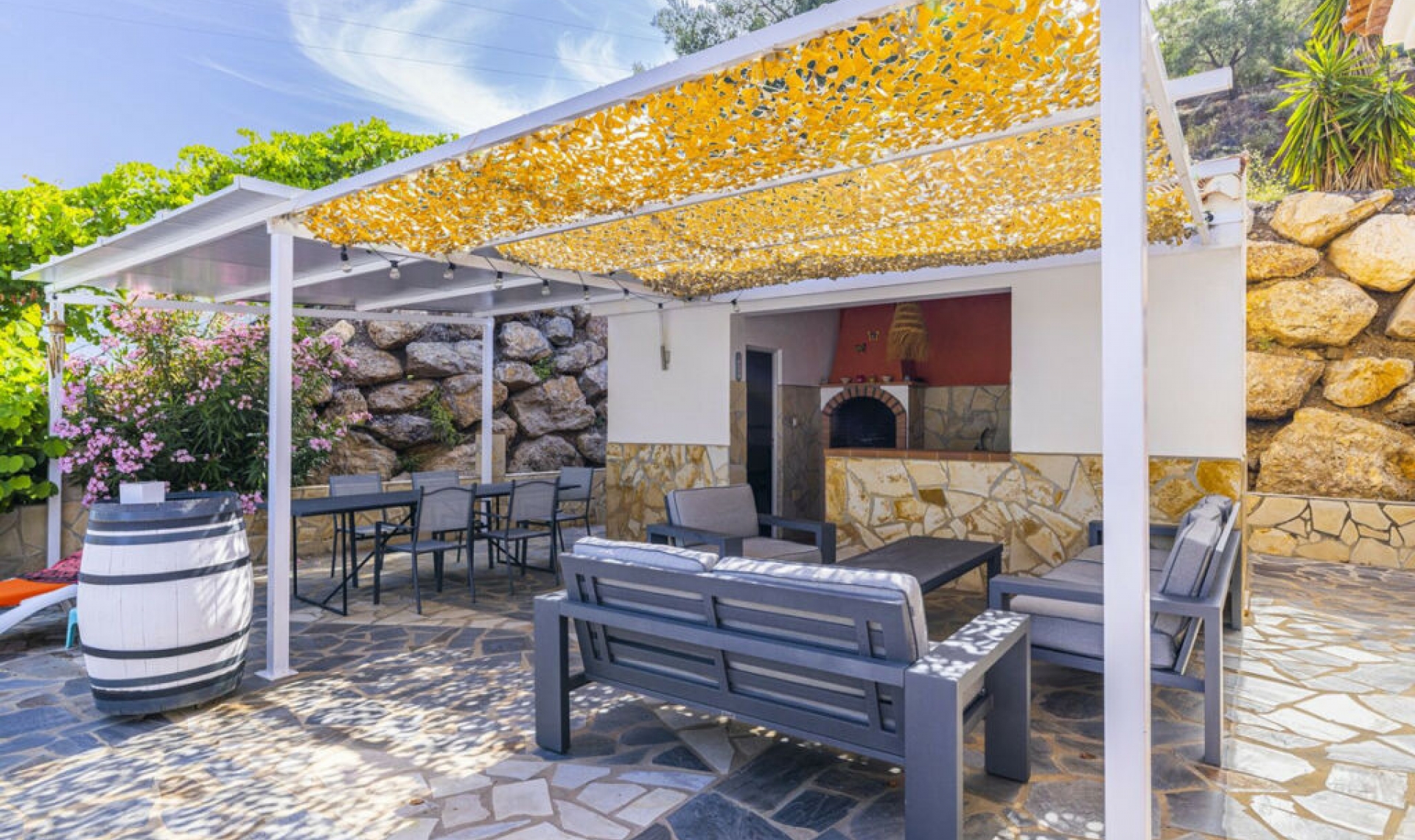 Další prodej -  -
Sayalonga