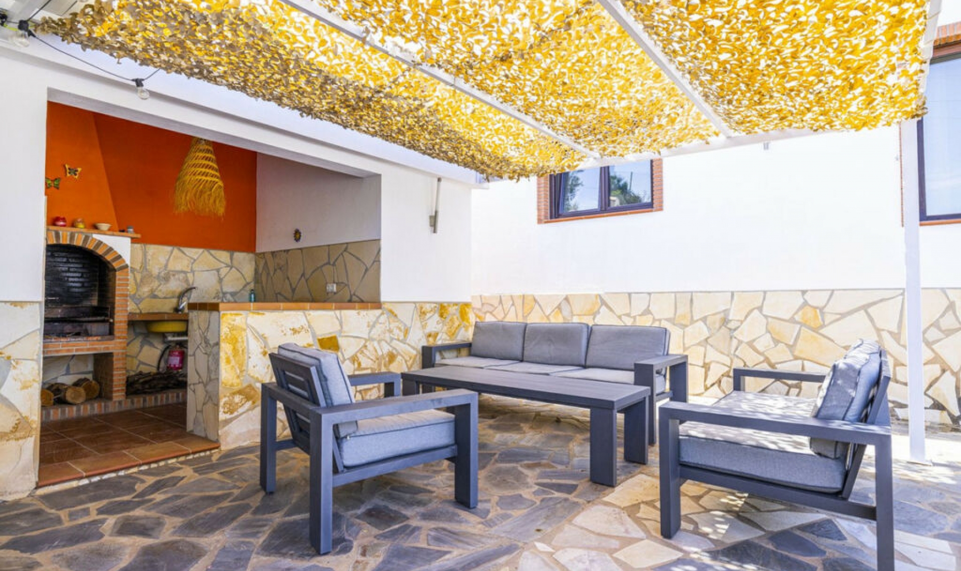 Další prodej -  -
Sayalonga