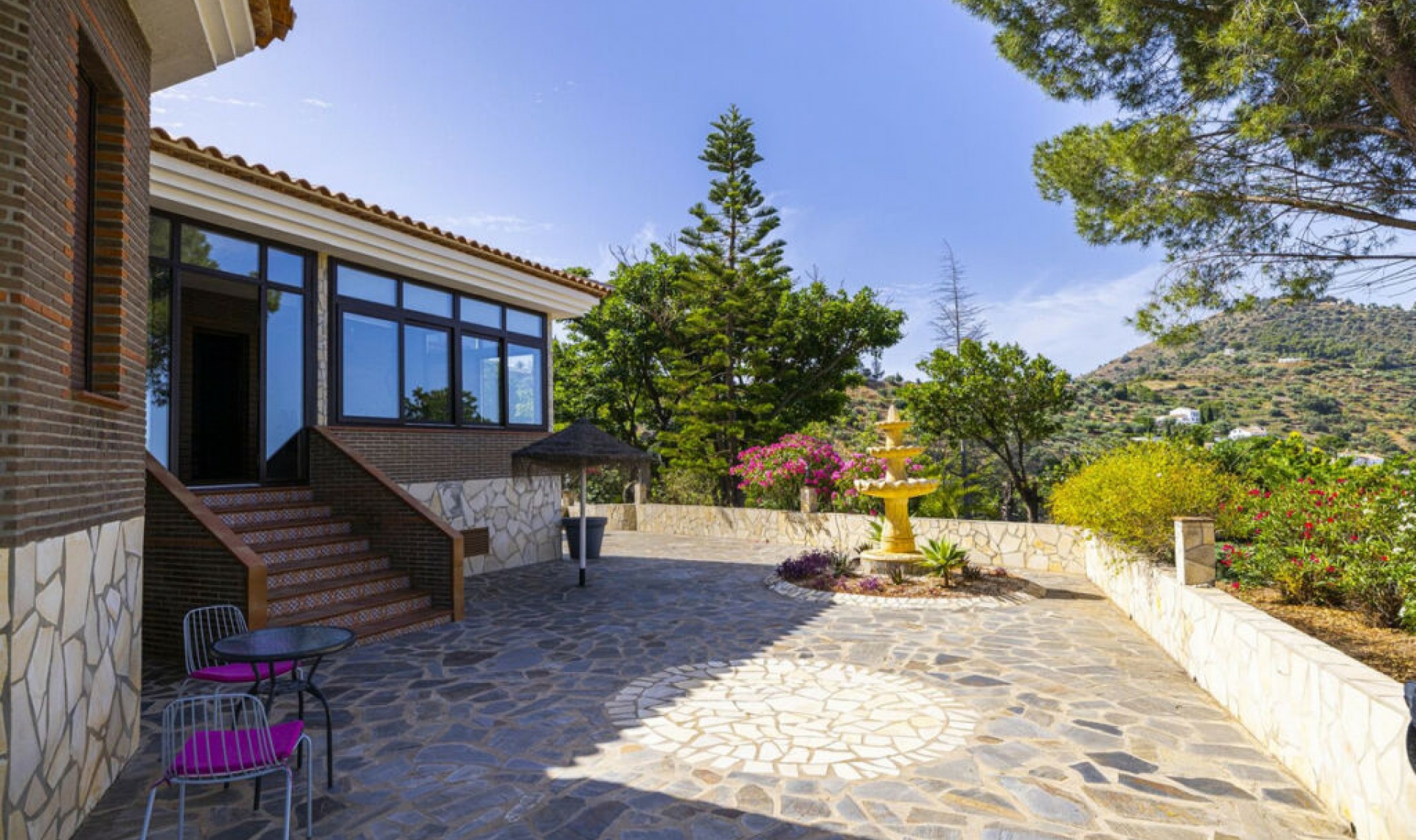 Další prodej -  -
Sayalonga