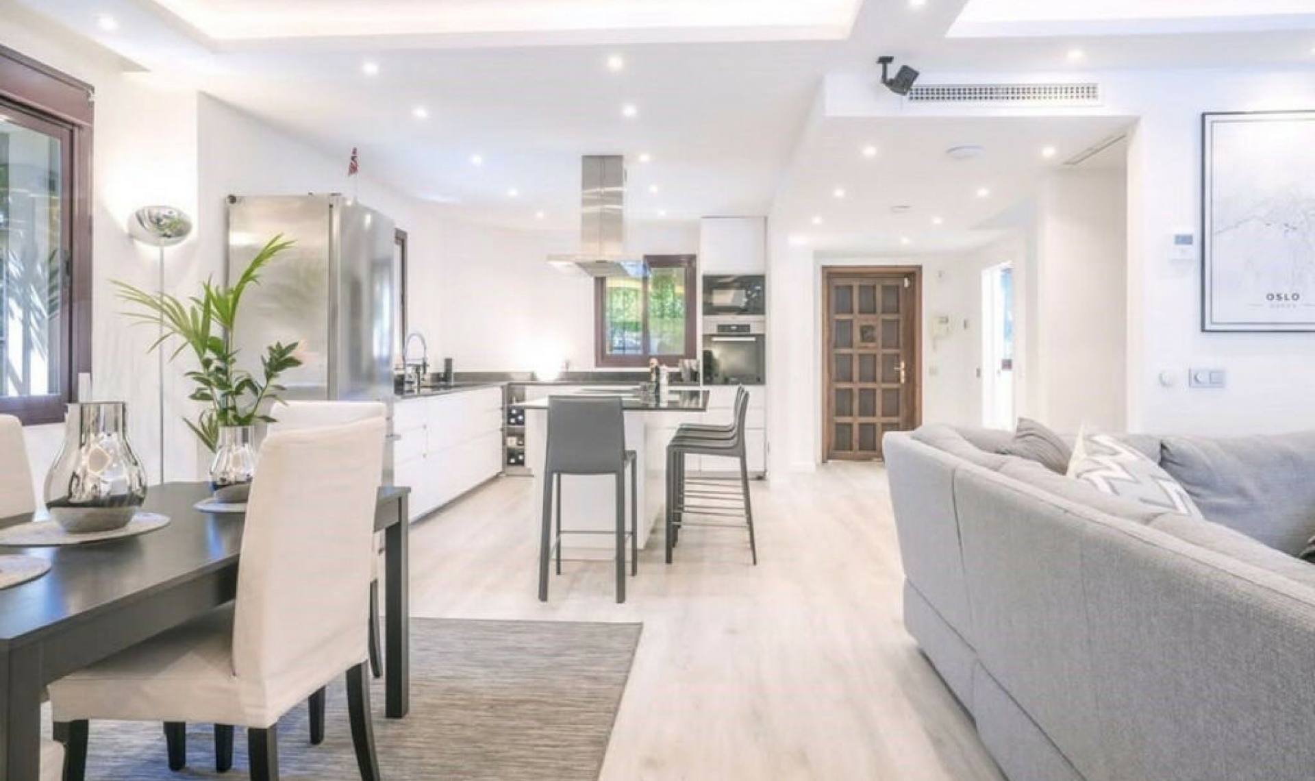 Další prodej -  -
The Golden Mile