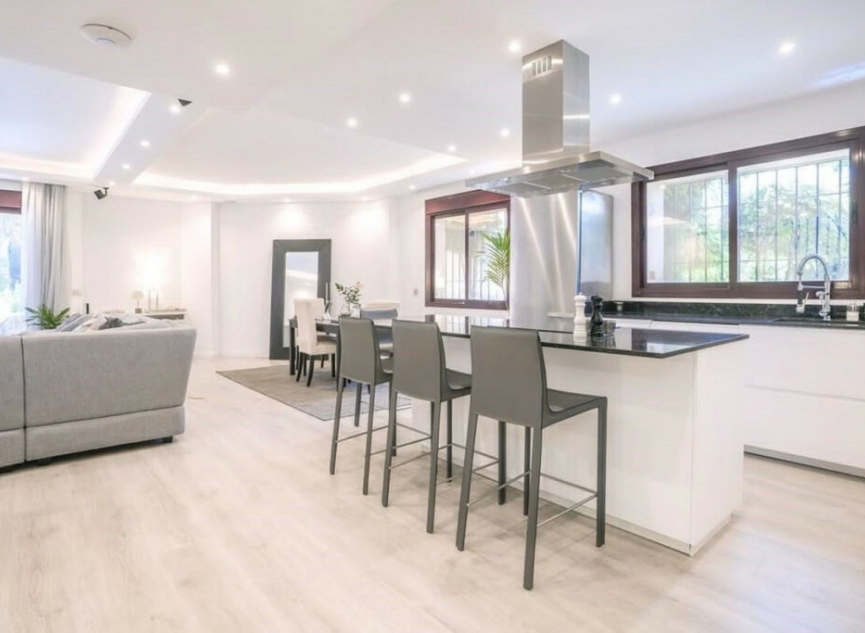 Další prodej -  -
The Golden Mile