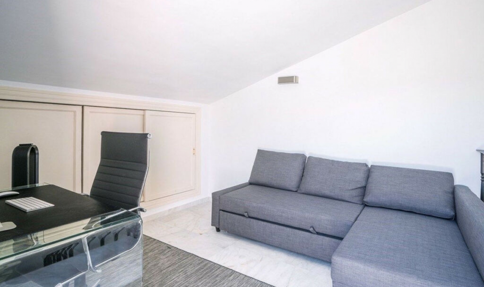 Další prodej -  -
The Golden Mile