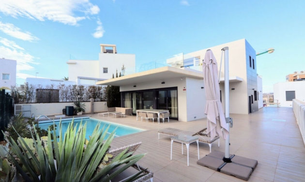 House - Resale - Campoamor -
                Campoamor