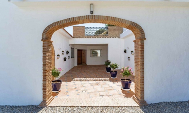 House - Resale - Estepona - Estepona
