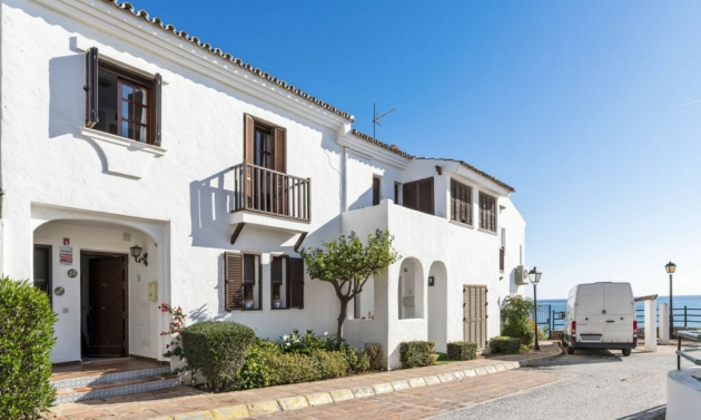 House - Resale - Estepona - Estepona