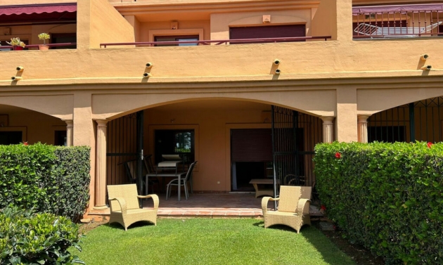 House - Resale - Estepona - Estepona