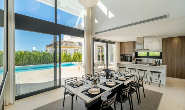 House - Resale - Estepona - Estepona