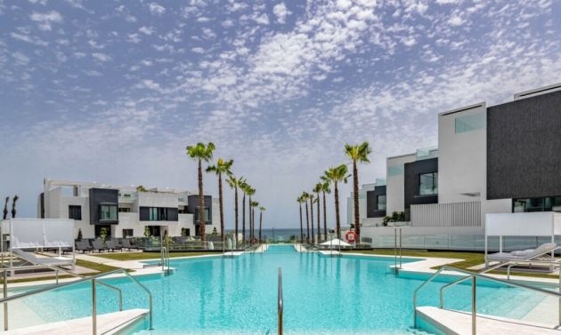 House - Resale - Estepona - Estepona