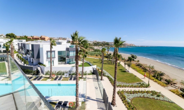House - Resale - Estepona - Estepona