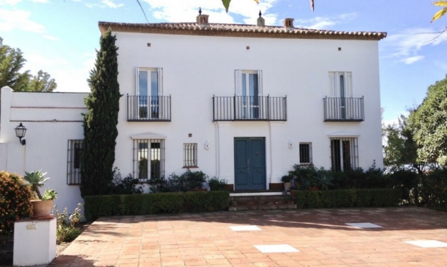 House - Resale - Estepona - Estepona