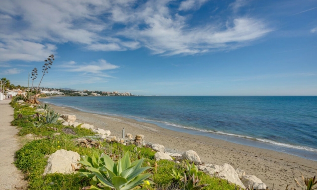 House - Resale - Estepona - Estepona