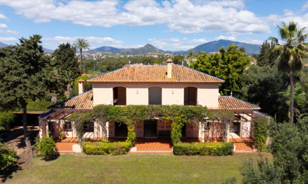 House - Resale - Estepona - Estepona