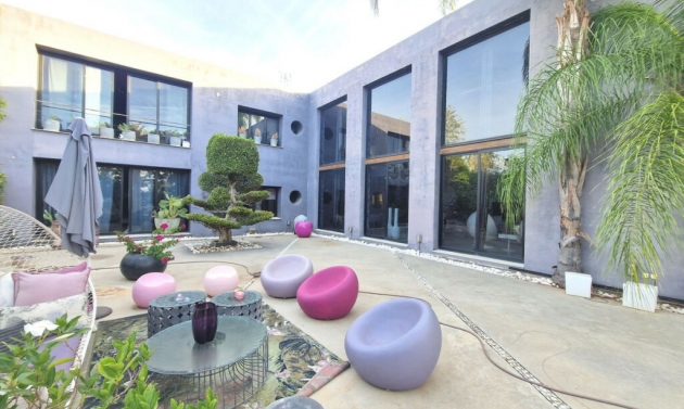 House - Resale - Estepona - Estepona
