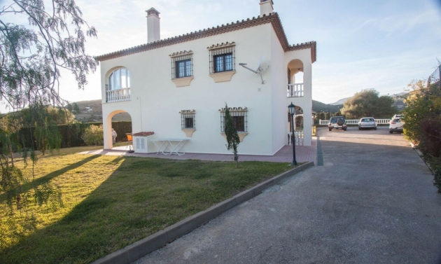 House - Resale - Estepona - Estepona