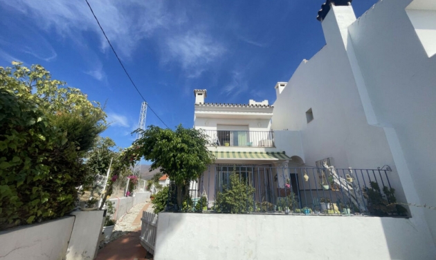 House - Resale - Estepona - Estepona
