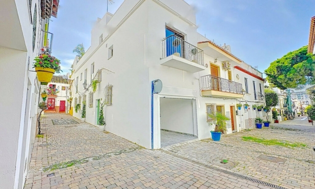 House - Resale - Estepona - Estepona
