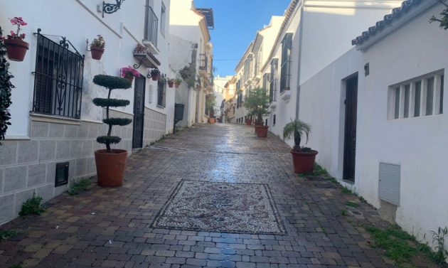 House - Resale - Estepona - Estepona