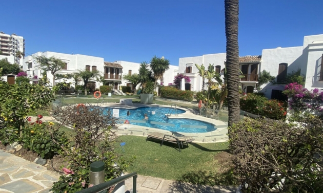 House - Resale - Estepona - Estepona