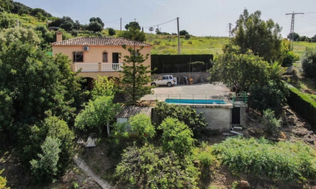 House - Resale - Estepona - Estepona