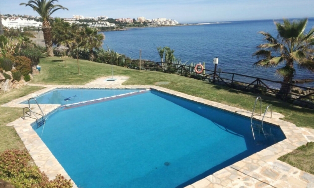 House - Resale - Estepona - Estepona