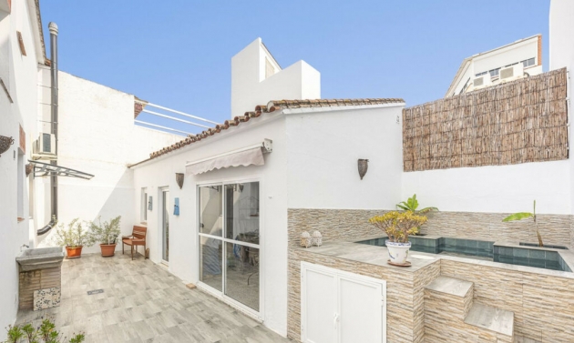 House - Resale - Estepona - Estepona