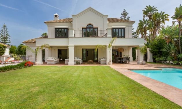House - Resale - Estepona - Estepona