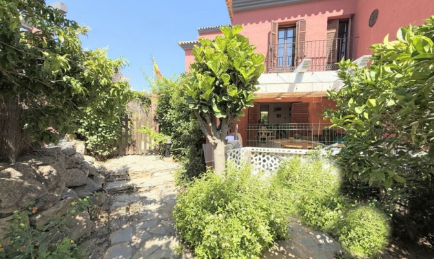 House - Resale - Estepona - Estepona