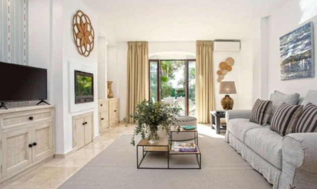 House - Resale - Estepona - Estepona