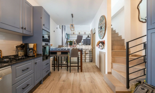 House - Resale - Estepona - Estepona