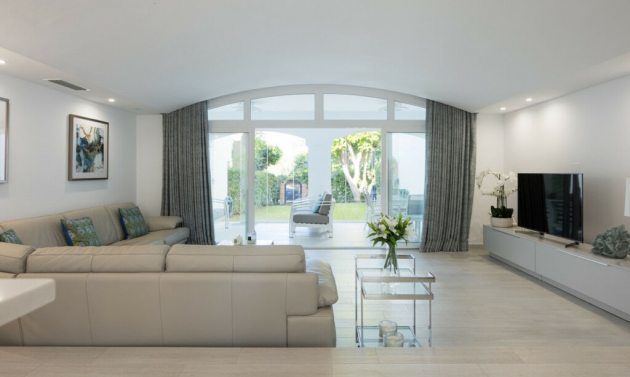 House - Resale - Estepona - Estepona