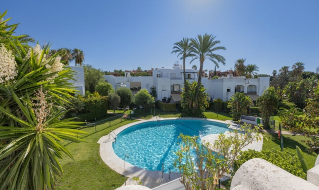 House - Resale - Estepona - Estepona