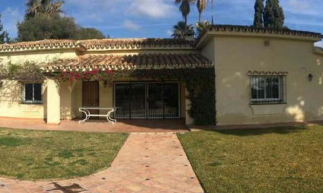 House - Resale - Estepona - Estepona
