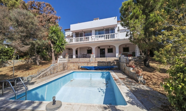 House - Resale - Estepona - Estepona