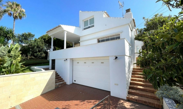 House - Resale - Estepona - Estepona