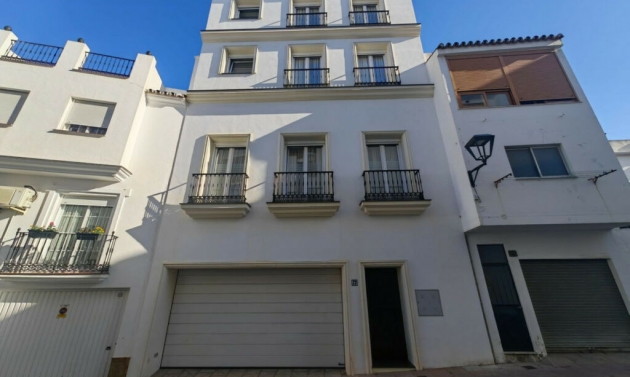 House - Resale - Estepona - Estepona