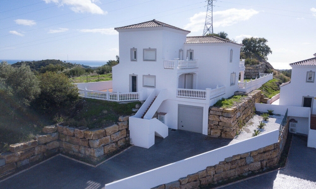 House - Resale - Estepona - Estepona