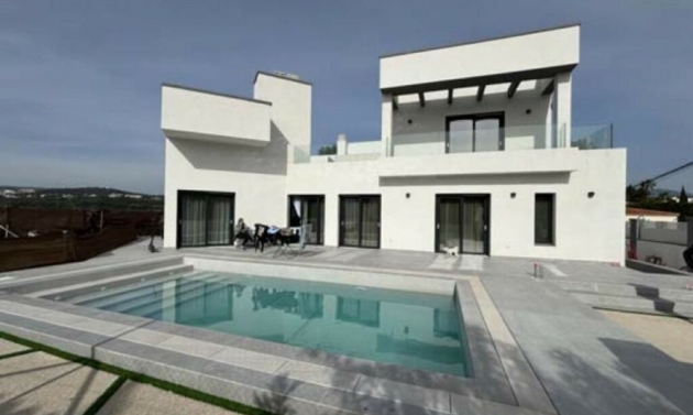 House - Resale - Estepona - Estepona