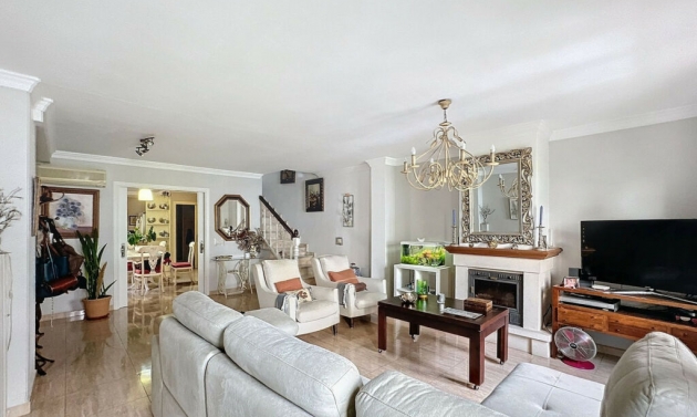 House - Resale - Estepona - Estepona